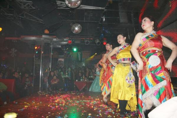 平安夜和狂欢节的由来 平安夜和狂欢节的由来